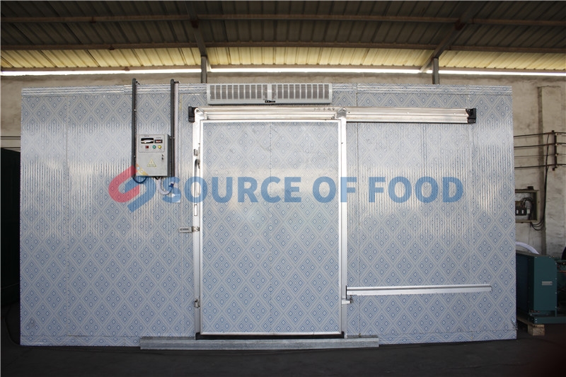 We are potato cold storage supplier,our potato cold storage is driven by electric energy to compress air in the evaporator