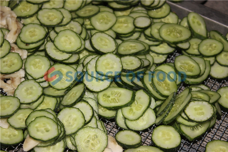 Our cucumber slicer machine will not damage the nutritive value and edible value