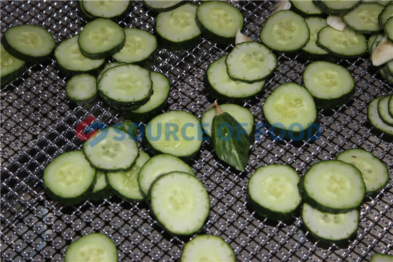 Our cucumber slicer machine will not damage the nutritive value and edible value