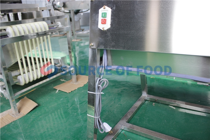 We are carrot peeling machine supplier,our carrot peeler are exported overseas